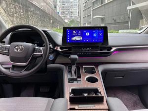 Toyota Sienna 2020-24 navigáció, 12,3 hüvelykes kijelző, bluetooth, 4 GB RAM, 64 GB tárhely